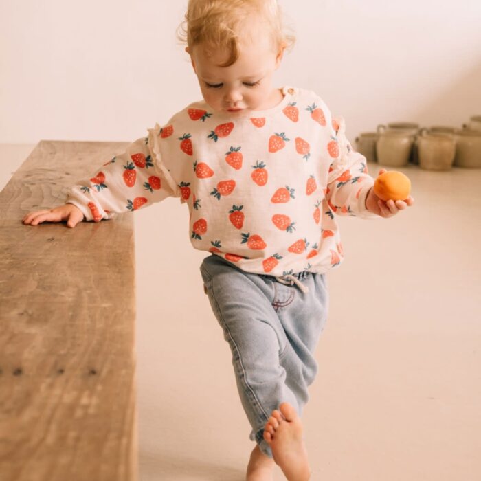 BB Strawberry Sweatshirt - Cream Pink - Buho
