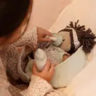 Babypop Evi met mandje en toebehoren - Little Dutch