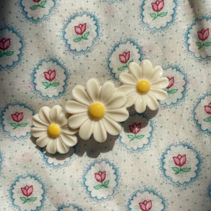Daisy Big Hair Clip - Antique White - Konges Slojd