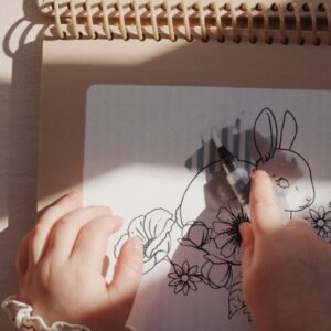 Magic Water Book - Off White - Konges Slojd