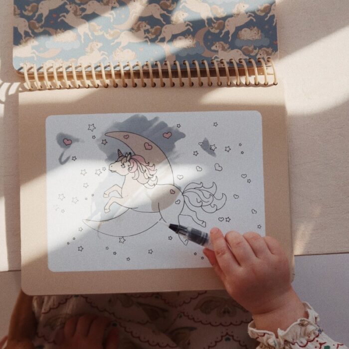 Magic Water Book - Off White - Konges Slojd