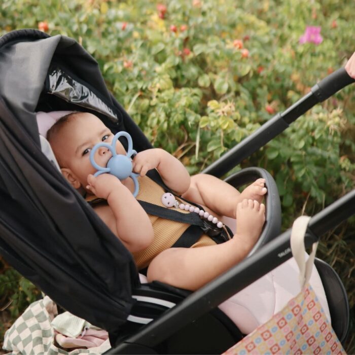 Rattle Daisy Teether - Faded Denim - Mushie