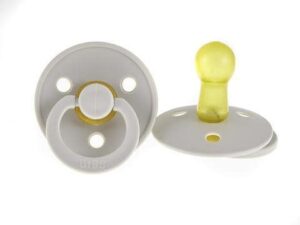Retro Tutje Natuurlijk Rubber - BIBS - Cloud Light Grey Retro Tutje Natuurlijk Rubber - BIBS - Cloud Light Grey