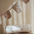 Slinger Met Vlaggetjes - Beige - Little Dutch