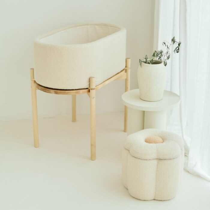 Teddy Wieg Ecru + Kindertafel - Childhome