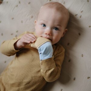 Teething Mitten - Sunshine - Mushie